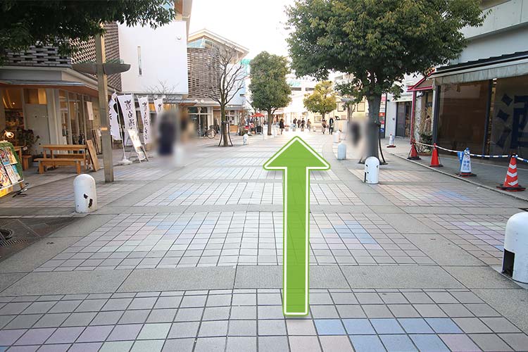 アリオを右手に真っすぐすすみます